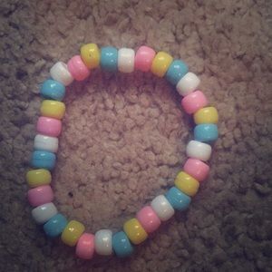 Blue pink yellow and white bead bracelet